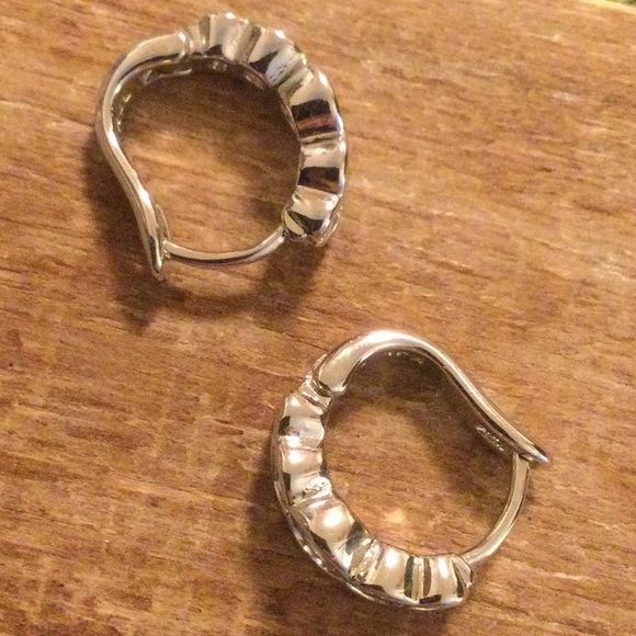 NWT Kenneth Jay Lane CZ Hoop Earrings - Picture 6 of 9